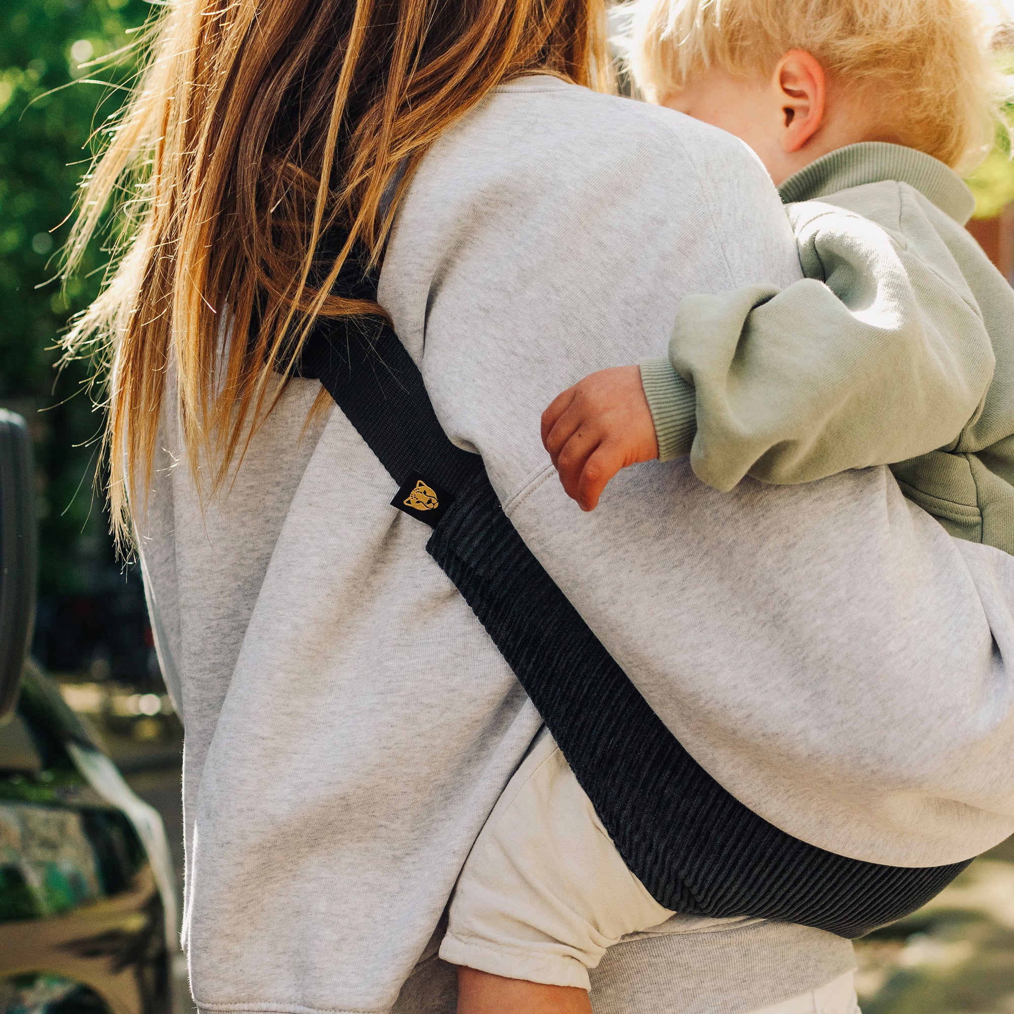 Toddler Swing Carrier - Black Rib